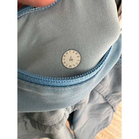 Women’s Lululemon Run Times Low Rise Short II 4” inseam Hydra Blue size 4 - Picture 4 of 4